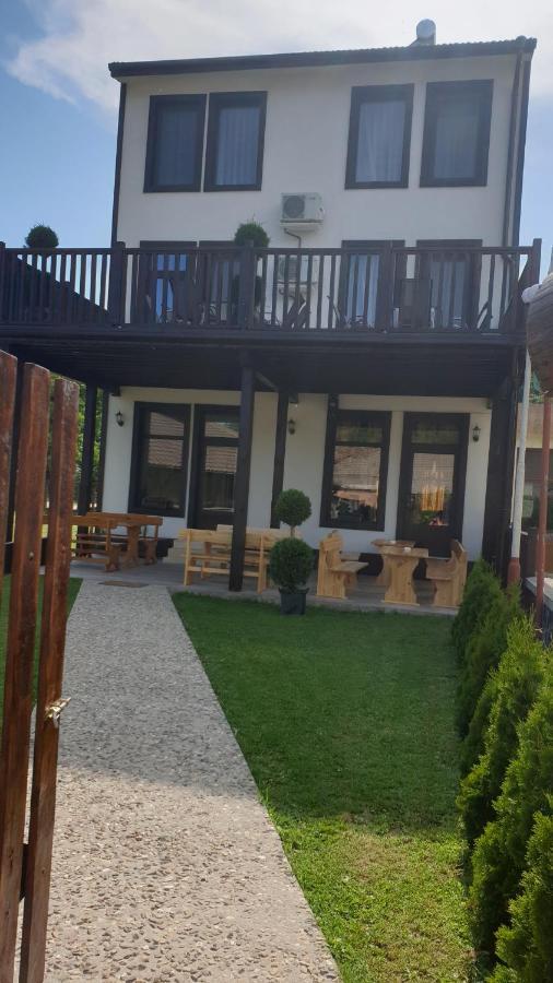 Hotel Бялата Къща Chakalarovo Exterior foto