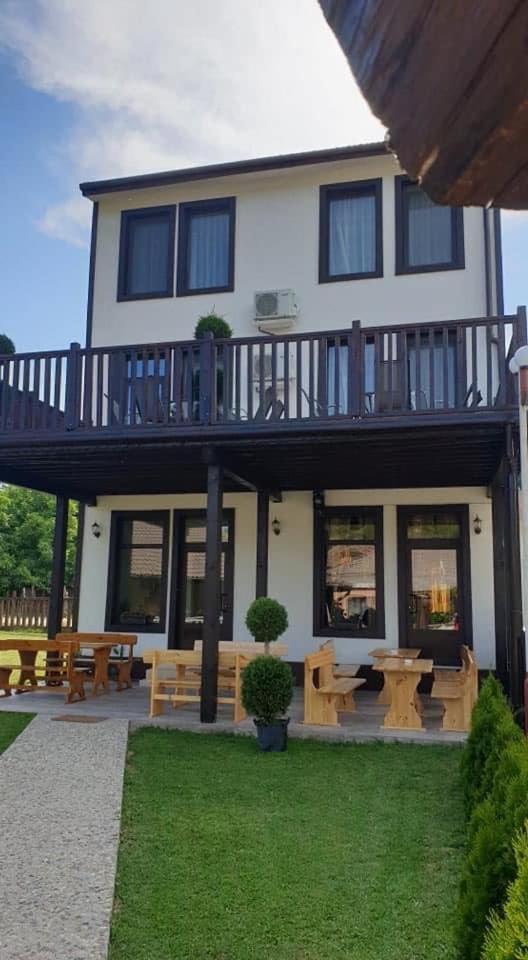 Hotel Бялата Къща Chakalarovo Exterior foto